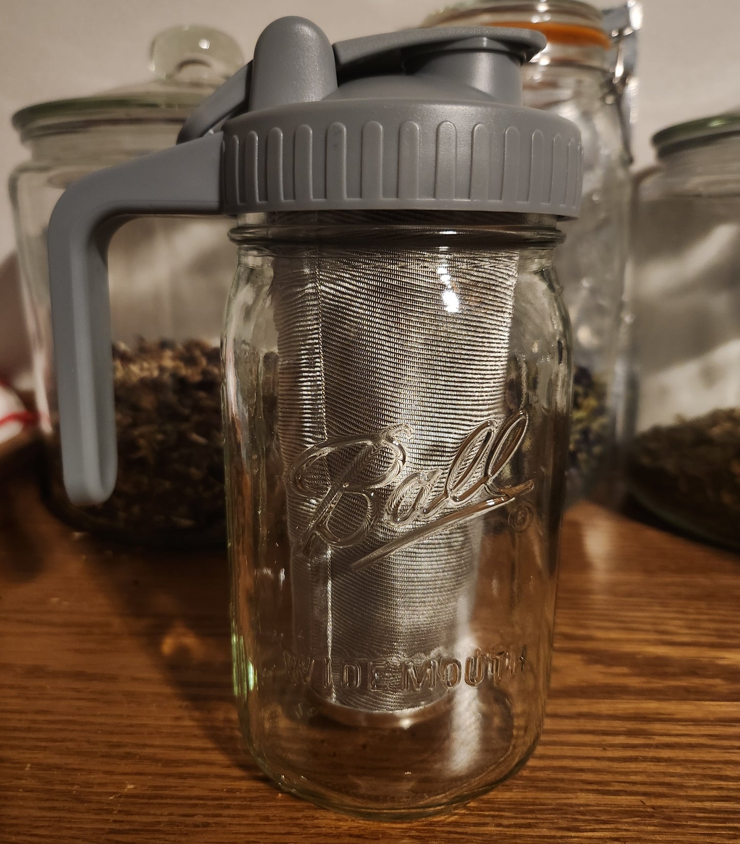 Ball canning jar with ultra fine stainless steel mesh infuser with lid